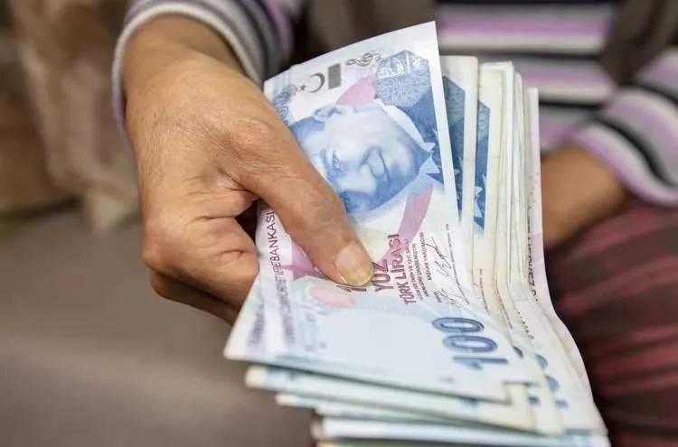 Emeklilerin beklediği haber geldi: Bankalar yeni promosyonlarını duyurdu! 12