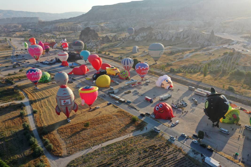 60 figür, 18 bayrak! Gökyüzünde böyle enfes görüntüler oluştu! 12