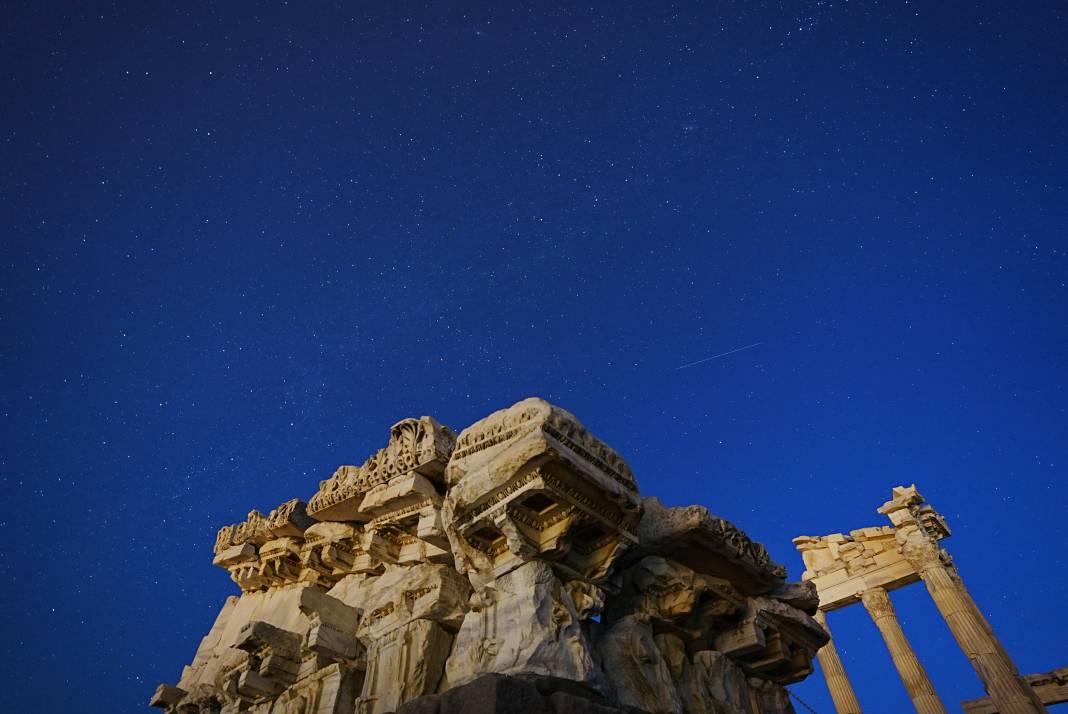 Türkiye'den 'Perseid meteor yağmuru' manzaraları 11