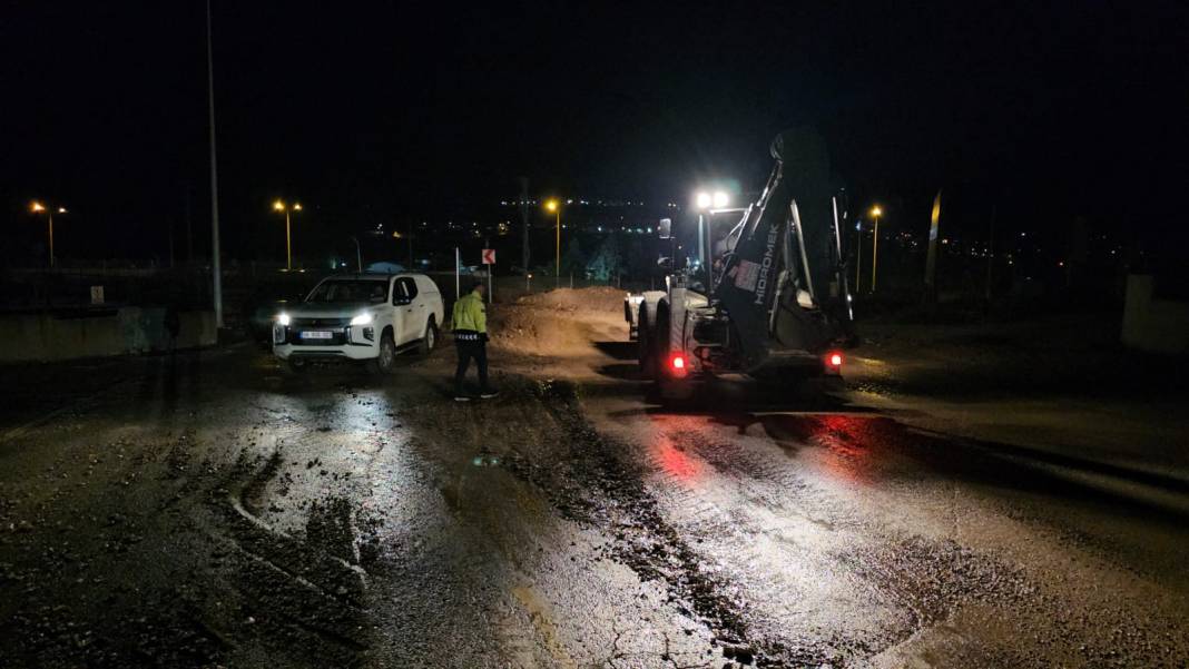 Çorum'da yaşayanlar şaştı kaldı! Sağanak kenti böyle etkiledi 2