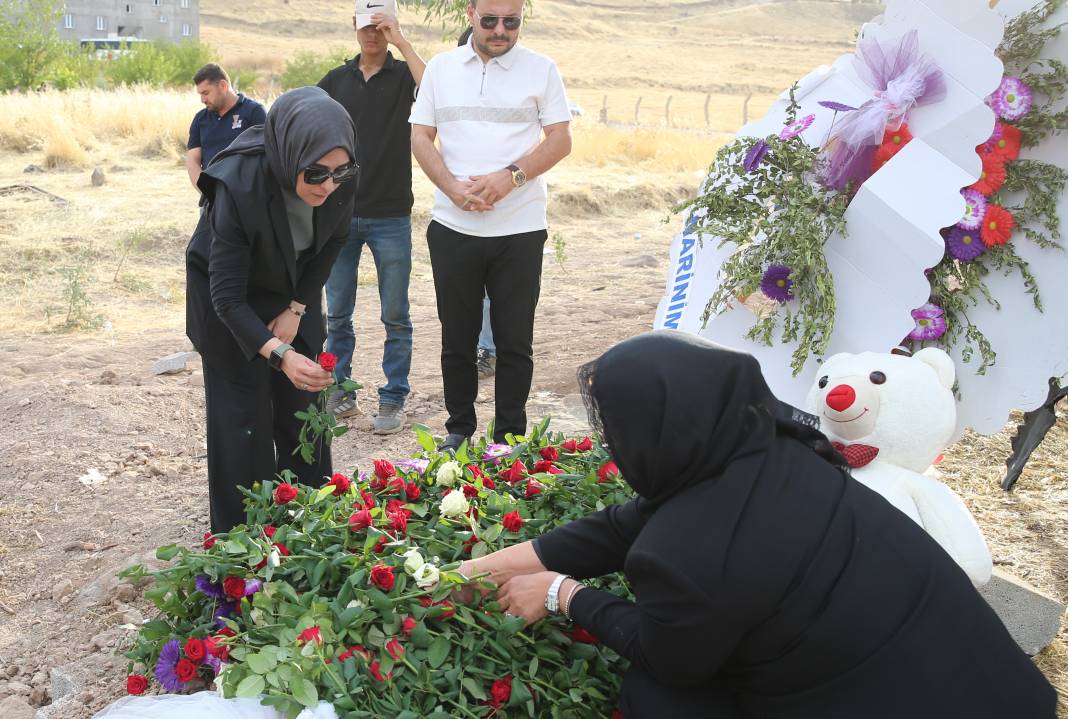 Narinciğin mezarına ziyaretçi akını: Yakın illerden gelip ağlıyorlar 10