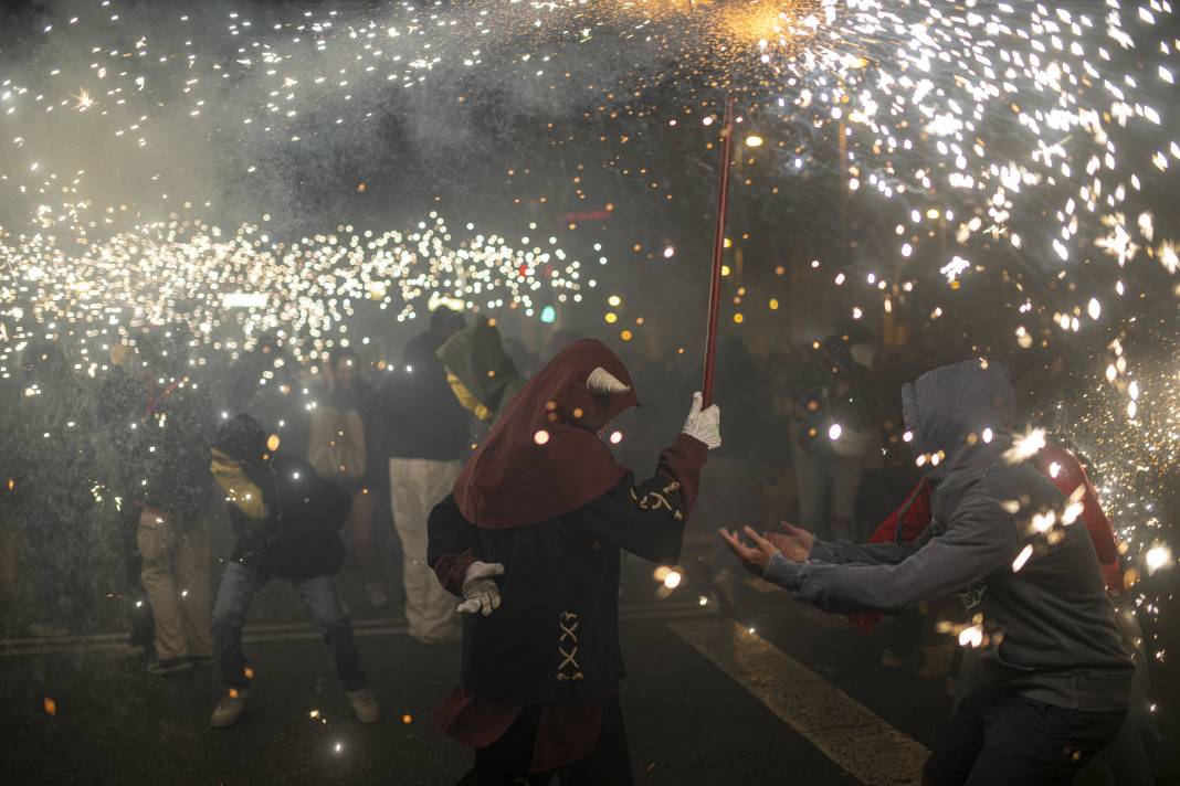 Barselona'da Ortaçağ'dan günümüze! O festival yine renkli görüntülere sahne oldu 14