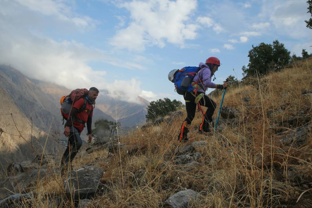 Hakkari'nin saklı hazinesi için tırmandılar 5