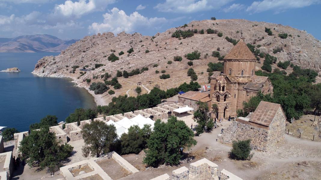 Akdamar Kilisesi'nde 12. ayin için hazırlıklar tamamlandı 2