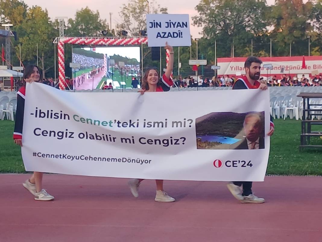 ODTÜ mezuniyetinde bu yıl da pankartlar konuştu 2