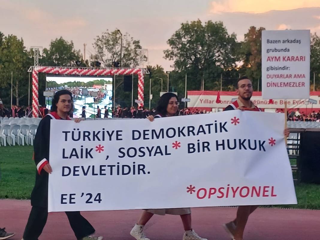 ODTÜ mezuniyetinde bu yıl da pankartlar konuştu 5