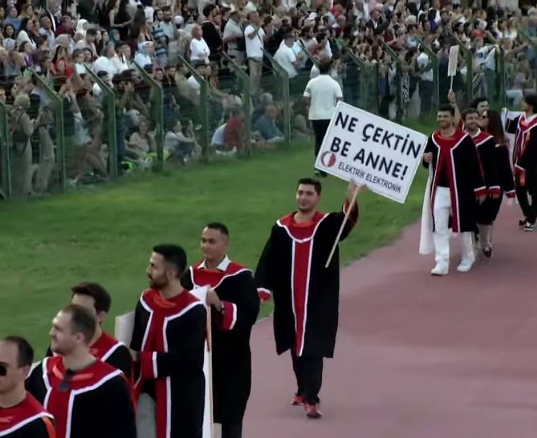 ODTÜ mezuniyetinde bu yıl da pankartlar konuştu 21