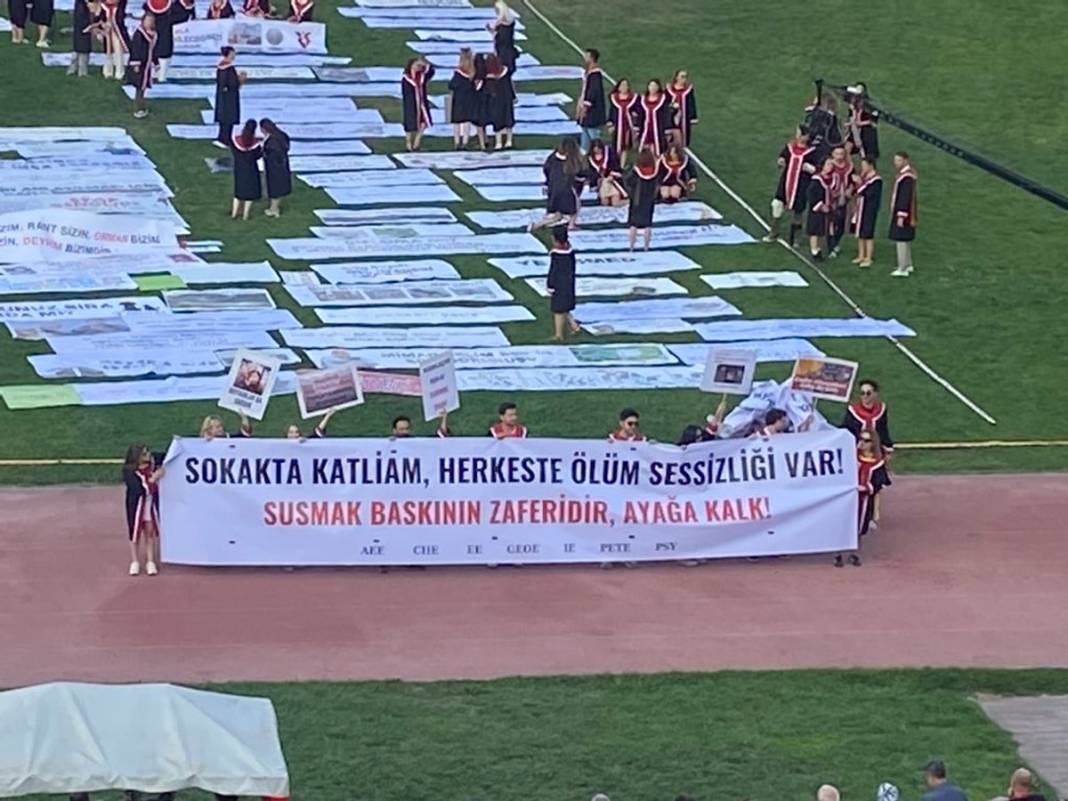 ODTÜ mezuniyetinde bu yıl da pankartlar konuştu 6