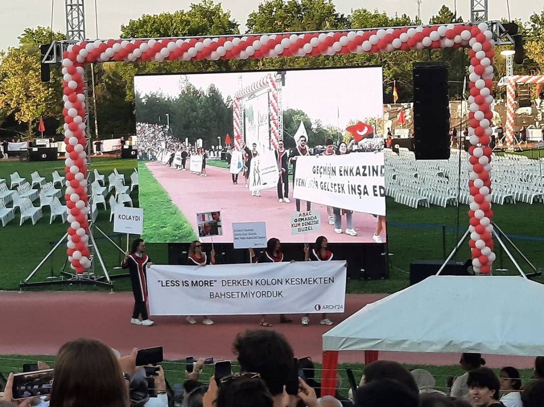 ODTÜ mezuniyetinde bu yıl da pankartlar konuştu 15