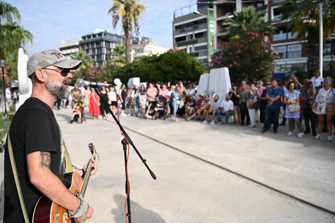 Uluslararası Kuşadası Sokak Festivali renkli etkinliklerle devam ediyor 1