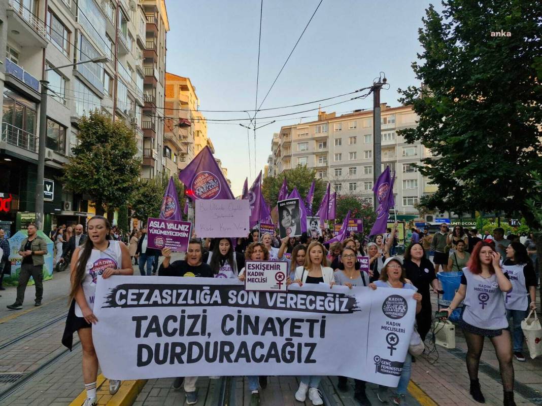 Eskişehir'de kadın cinayetleri protestosu: Adresimi gizli tut failimi değil 5