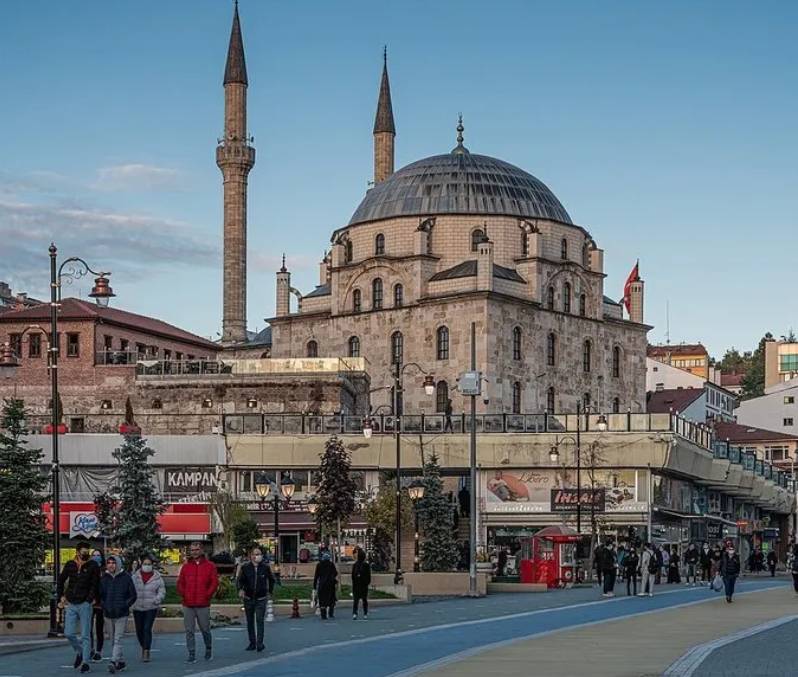 Türkiye'nin en uzun yaşam süresinin hangi ilde olduğu belli oldu. Bu listeye çok şaşıracaksınız... 14