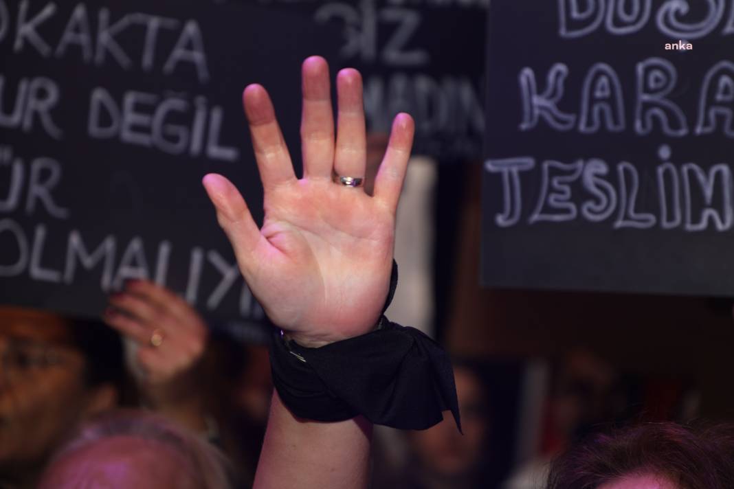 Kadın cinayetleri Bursa'da protesto edildi 9