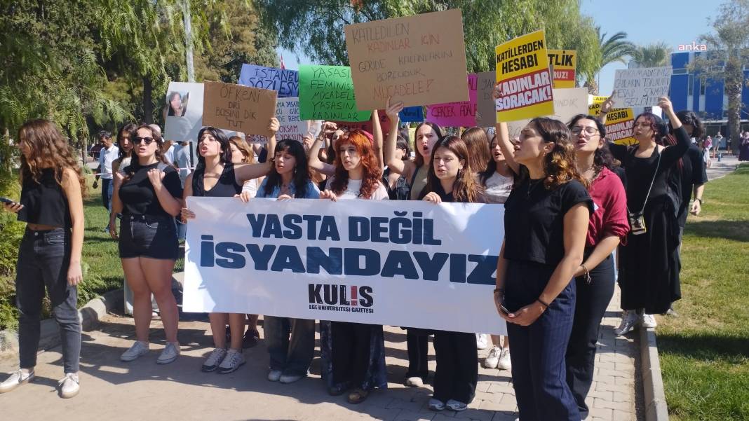 Ege Üniversitesi’nde ‘Ayşenur ve İkbal’ eylemi: Adalet sisteminiz kimin için çalışıyor? 9