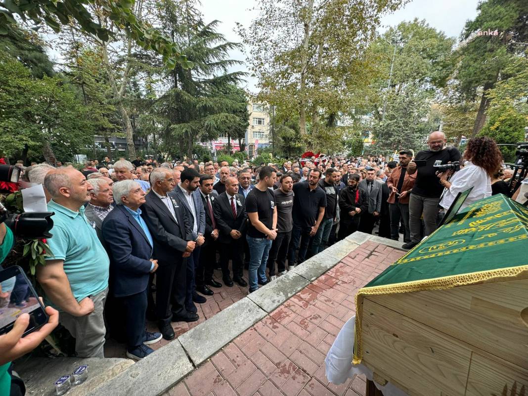 Eski CHP İstanbul İl Başkan Yardımcısı Mustafa Ataş son yolculuğuna uğurlandı 1