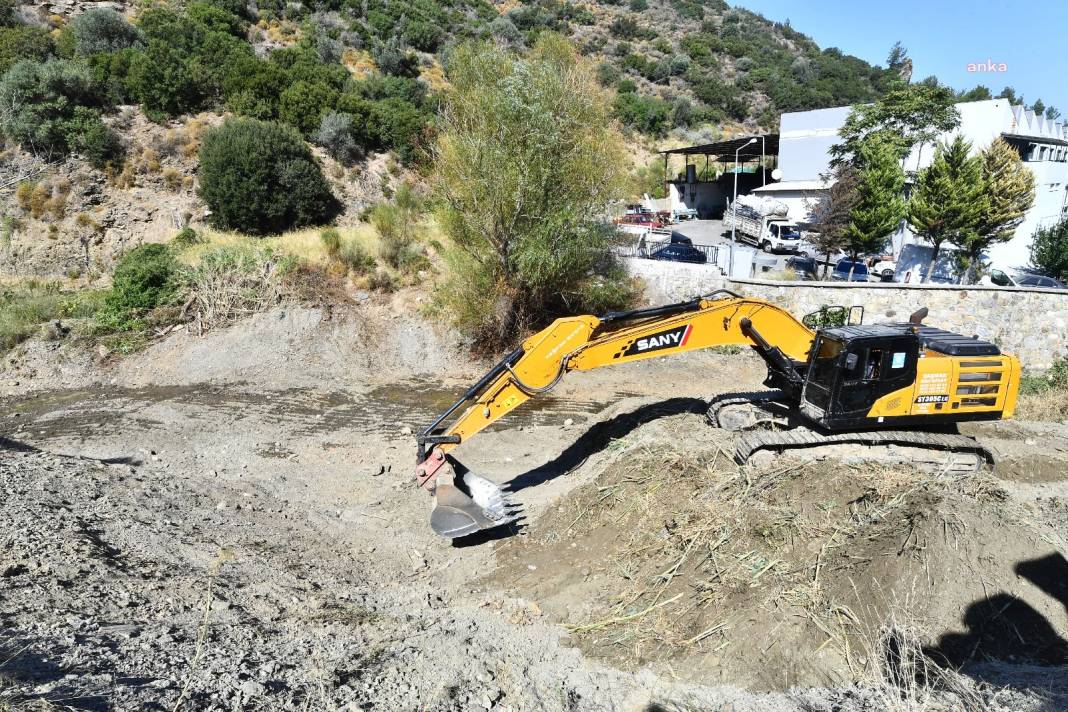 İzmir'de derelerden 150 ton atık çıkarıldı 2