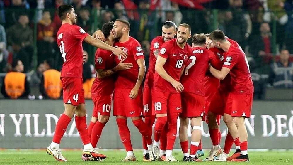 İzlanda Türkiye maçı tehlikeye girdi. UEFA son bir kez toplanacak 5