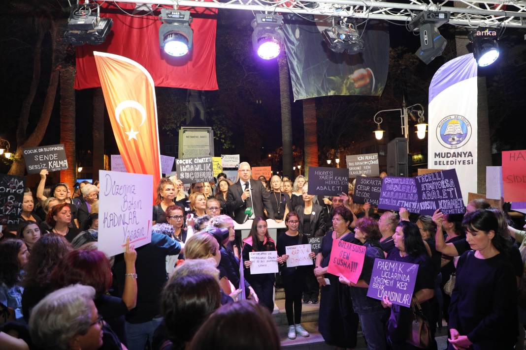 Kadın cinayetleri Bursa'da protesto edildi 4