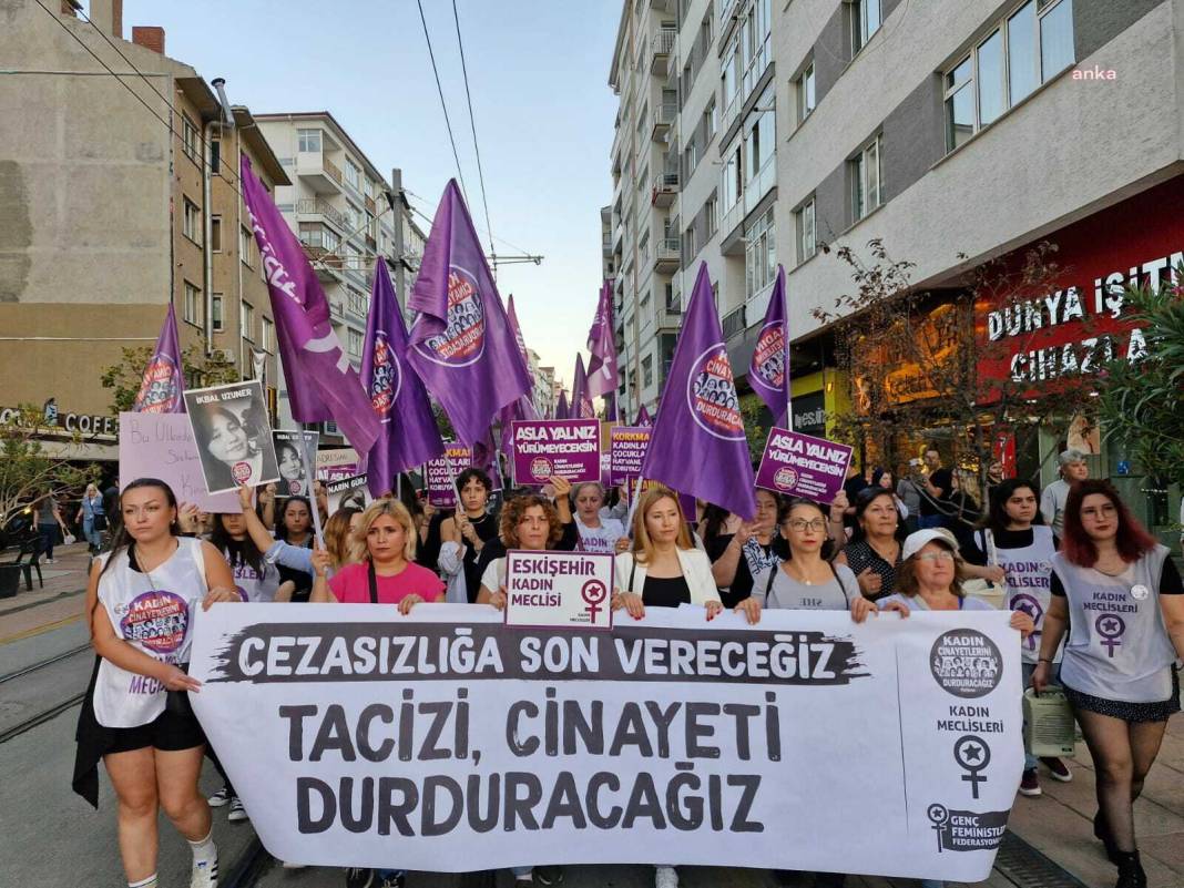 Eskişehir'de kadın cinayetleri protestosu: Adresimi gizli tut failimi değil 7