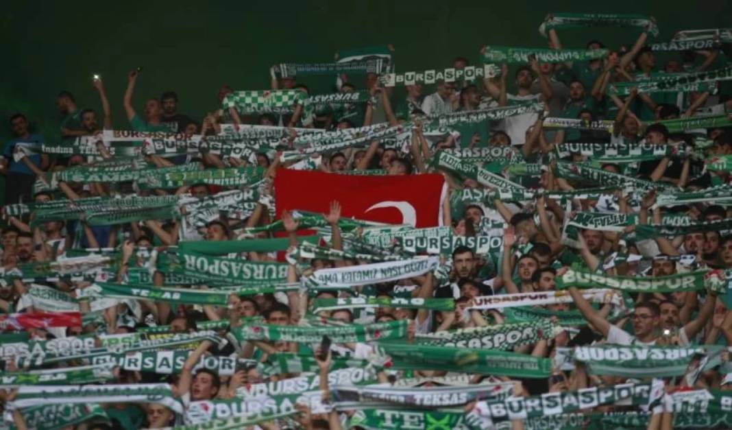 Bursaspor başa çıkamadı. Tepki yağınca geri adım atıldı 6