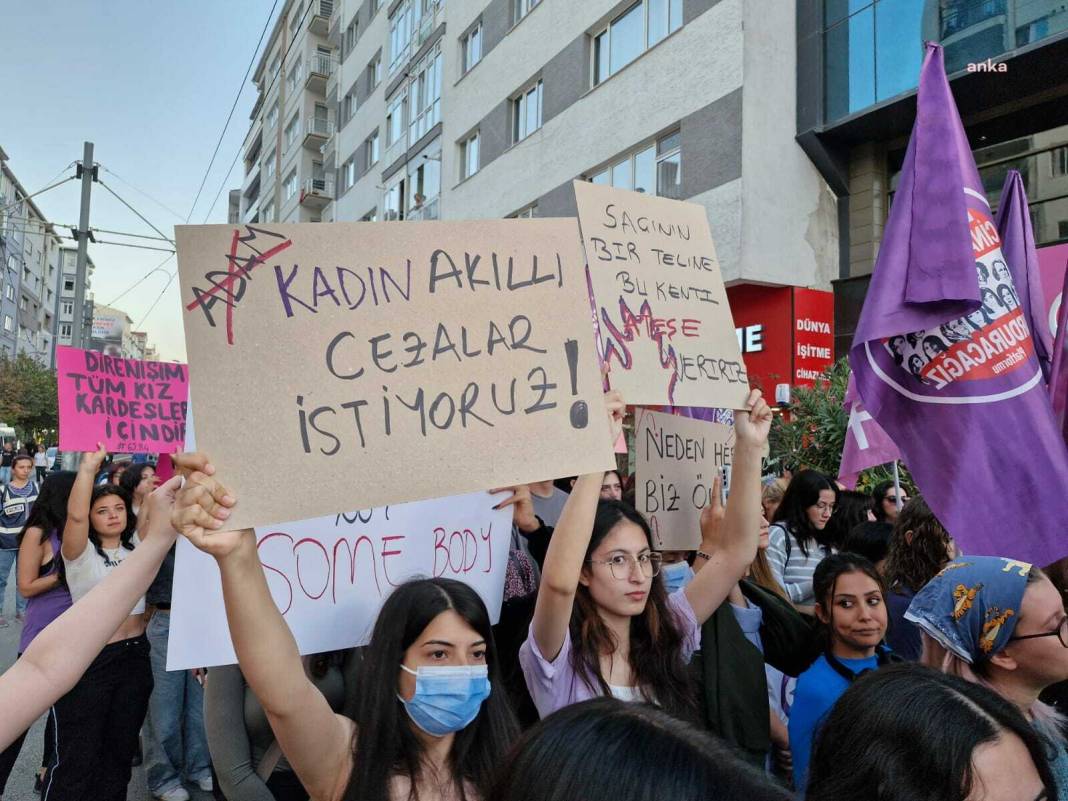 Eskişehir'de kadın cinayetleri protestosu: Adresimi gizli tut failimi değil 11