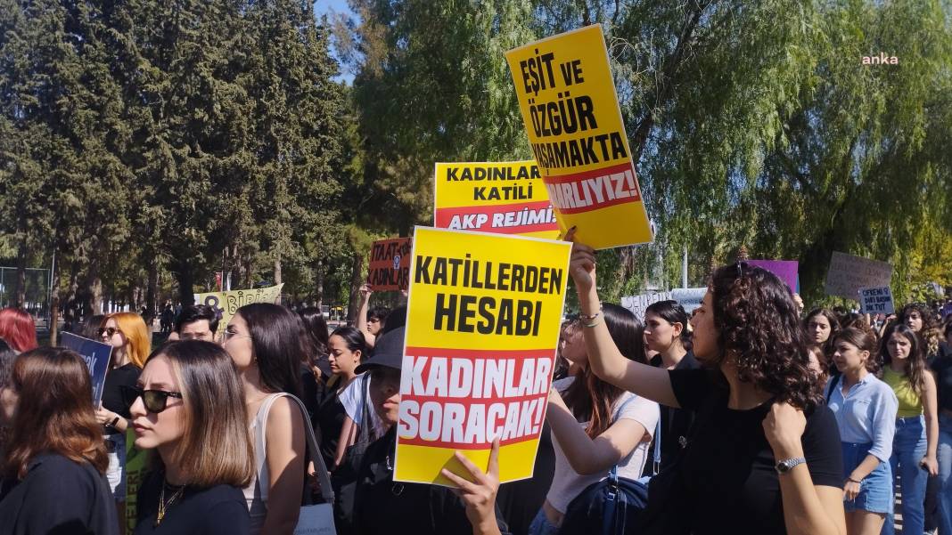 Ege Üniversitesi’nde ‘Ayşenur ve İkbal’ eylemi: Adalet sisteminiz kimin için çalışıyor? 8