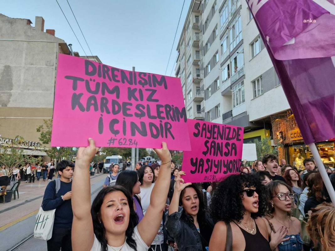 Eskişehir'de kadın cinayetleri protestosu: Adresimi gizli tut failimi değil 9