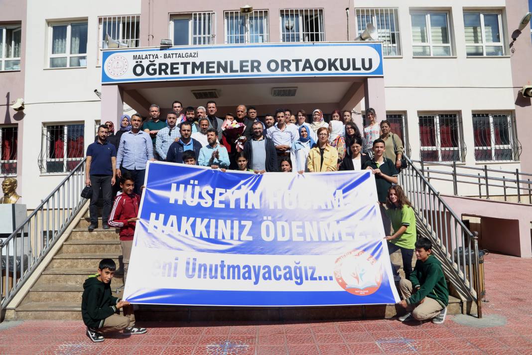 42 yıllık öğretmene duygusal veda! Gözyaşlarına hakim olamadı 4