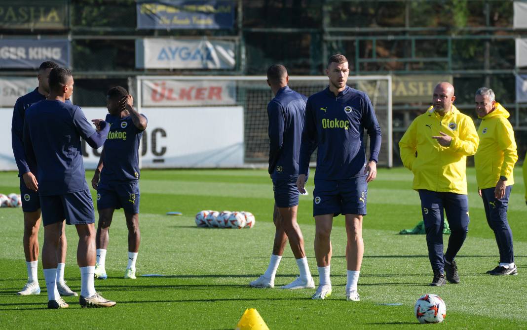 Fenerbahçe Manchester United öncesi kapıları kapattı. Mourinho kanunları 15