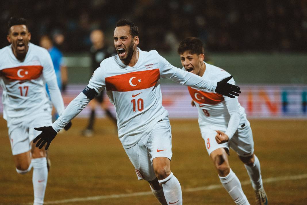 Hakan Çalhanoğlu ve İrfan Can Kahveci Hudutsuz Sevda karakterlerini yorumladı 1