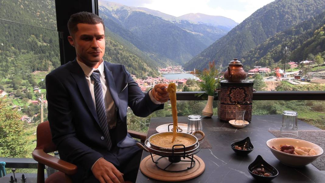 Trabzon'da Ronaldo'nun balmumu heykeli yapıldı. Görenler gerçek zannediyor 7