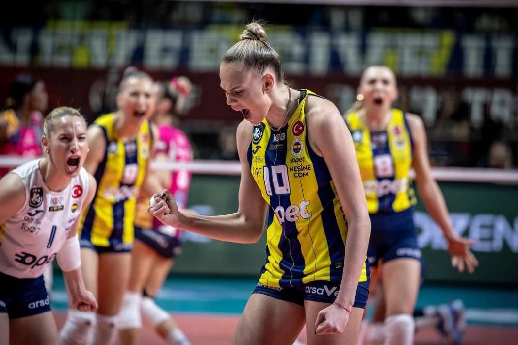 Ahh be Arina. İlk paylaşımını yaptı Fenerbahçelileri derinden yaraladı 2