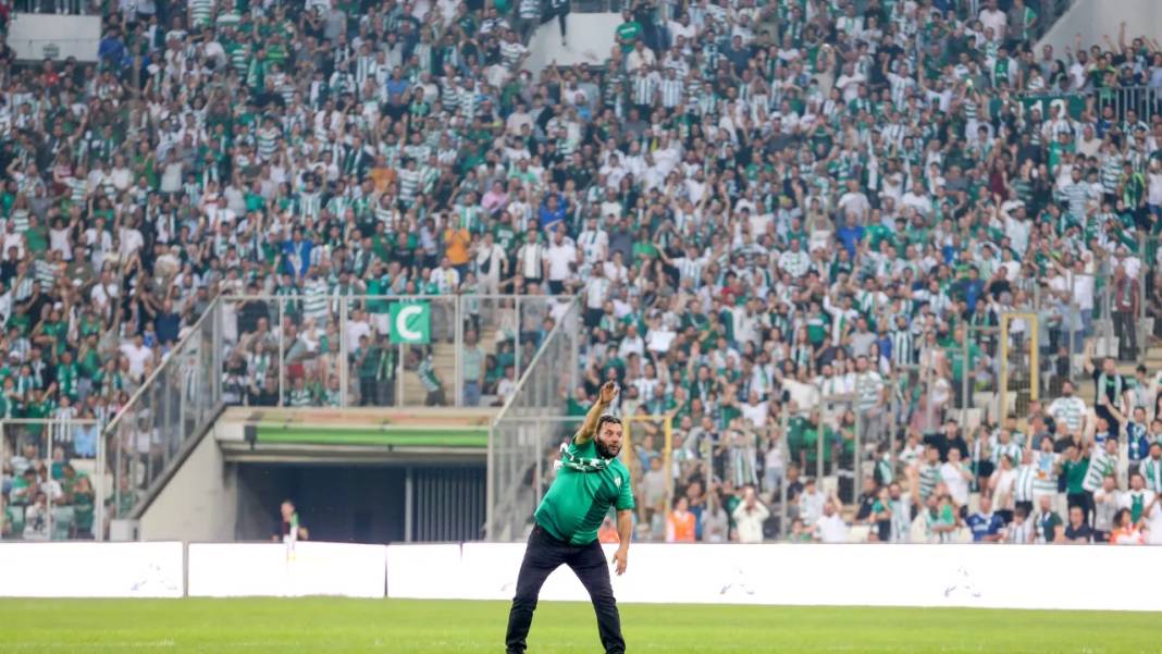 Bursaspor başa çıkamadı. Tepki yağınca geri adım atıldı 5