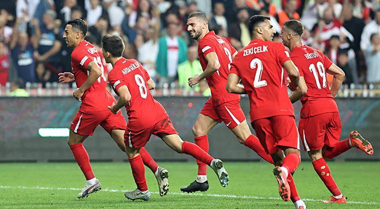 İzlanda Türkiye maçı tehlikeye girdi. UEFA son bir kez toplanacak 7