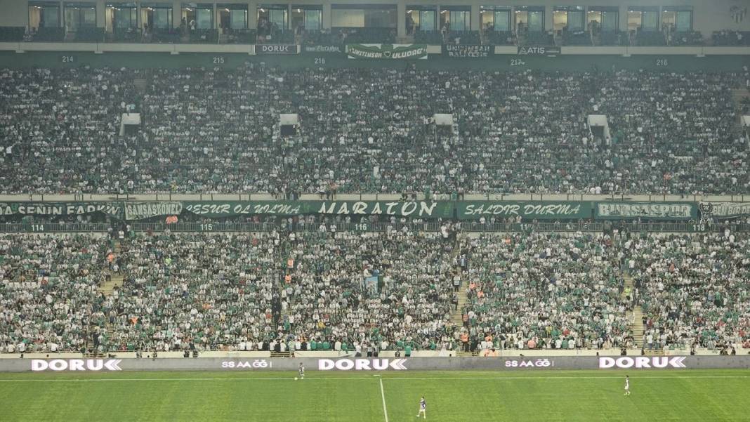 Bursaspor başa çıkamadı. Tepki yağınca geri adım atıldı 4