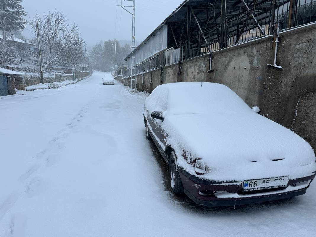 Yozgat ve Sivas'ta kar yağışı etkili oldu 1