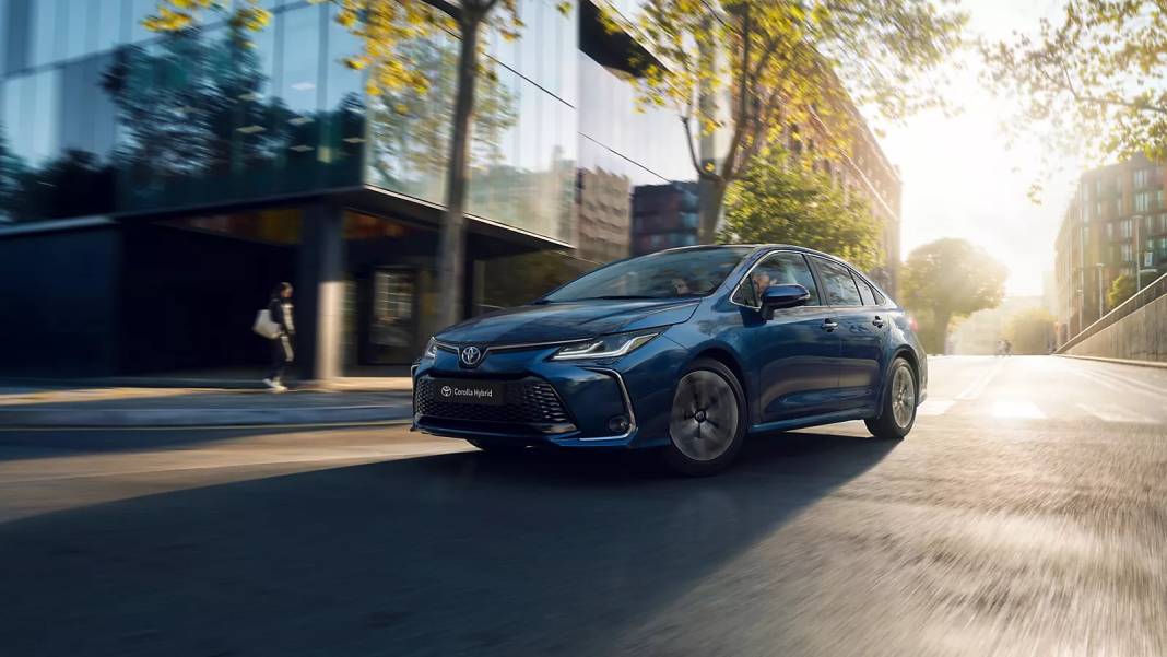 Toyota favori modellerine kampanya yaptı. Corolla'nın fiyatı 1 milyon 390 bin lira oldu 7