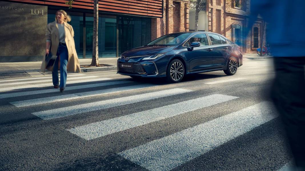 Toyota favori modellerine kampanya yaptı. Corolla'nın fiyatı 1 milyon 390 bin lira oldu 5