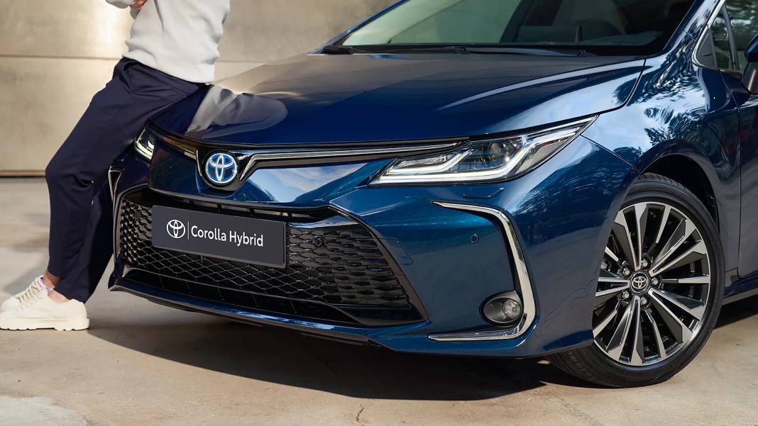 Toyota favori modellerine kampanya yaptı. Corolla'nın fiyatı 1 milyon 390 bin lira oldu 6
