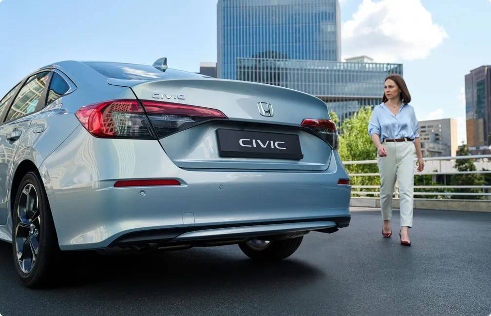 Honda'nın gözdesi Civic'te kampanya. İndirimi duyan bayilere koştu 5