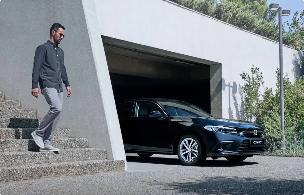 Honda'nın gözdesi Civic'te kampanya. İndirimi duyan bayilere koştu 4