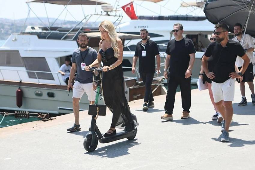 Hadise çok özel fotoğrafları yayınladı 3