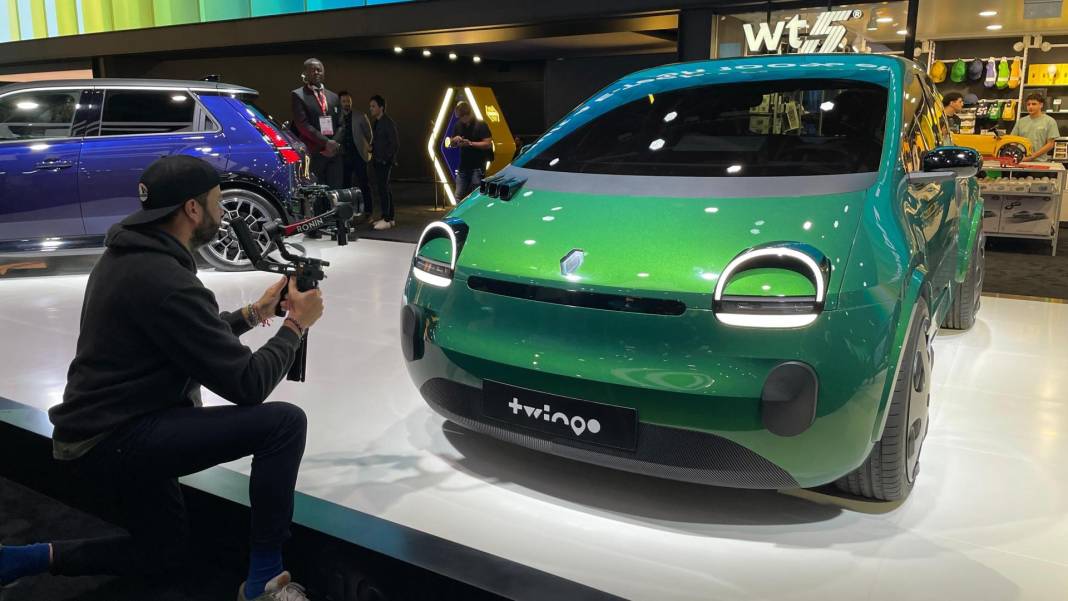 Renault, araçlarının üç yıl sonra nasıl görüneceğini açıkladı: 3