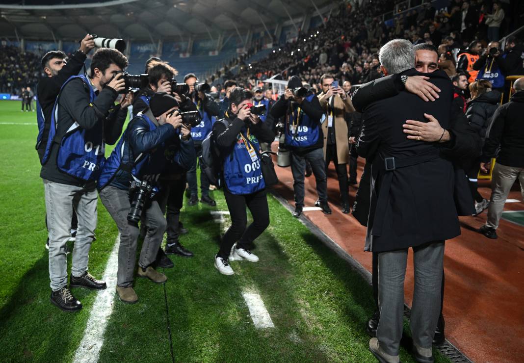 Mourinho'nun bu akşam İstanbul'dan ayrılacağını açıkladı 3