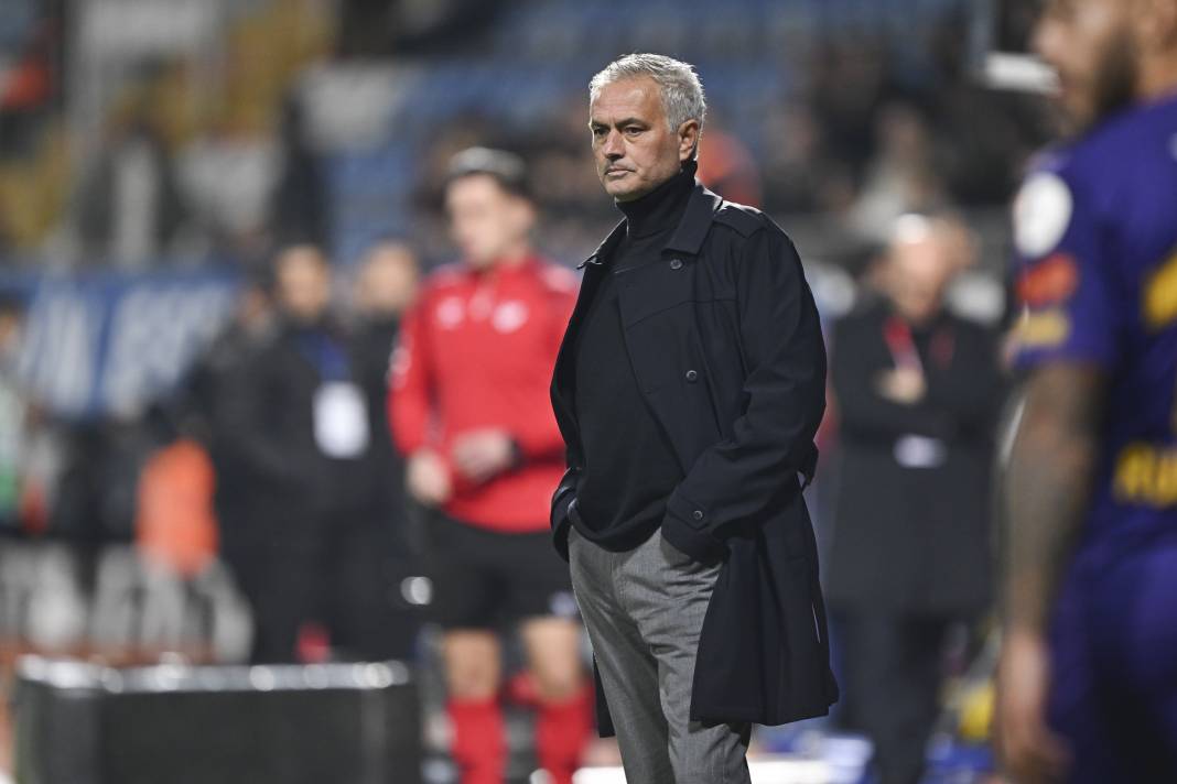 Mourinho'nun bu akşam İstanbul'dan ayrılacağını açıkladı 4