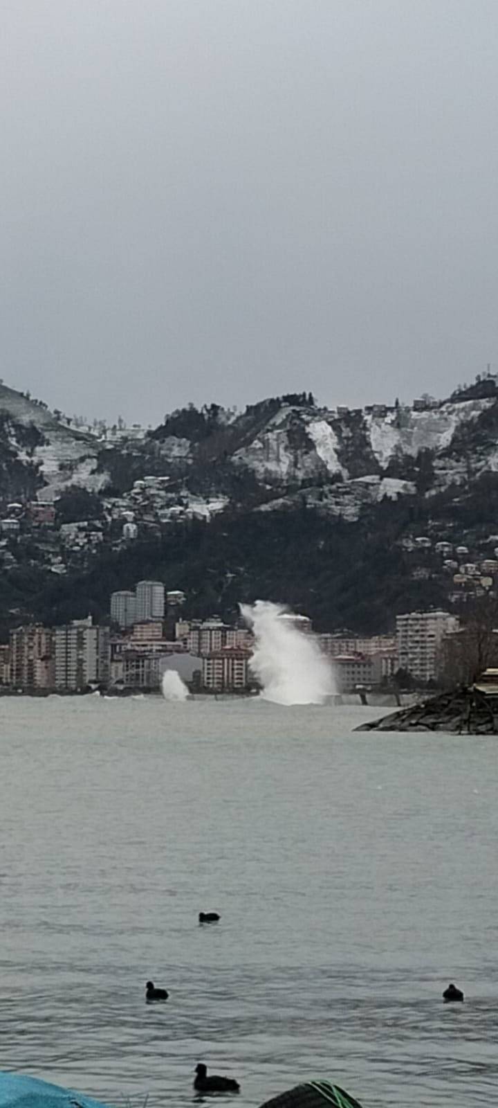 Rize'de Çaykur Didi Stadyumu'nu deniz bastı 1