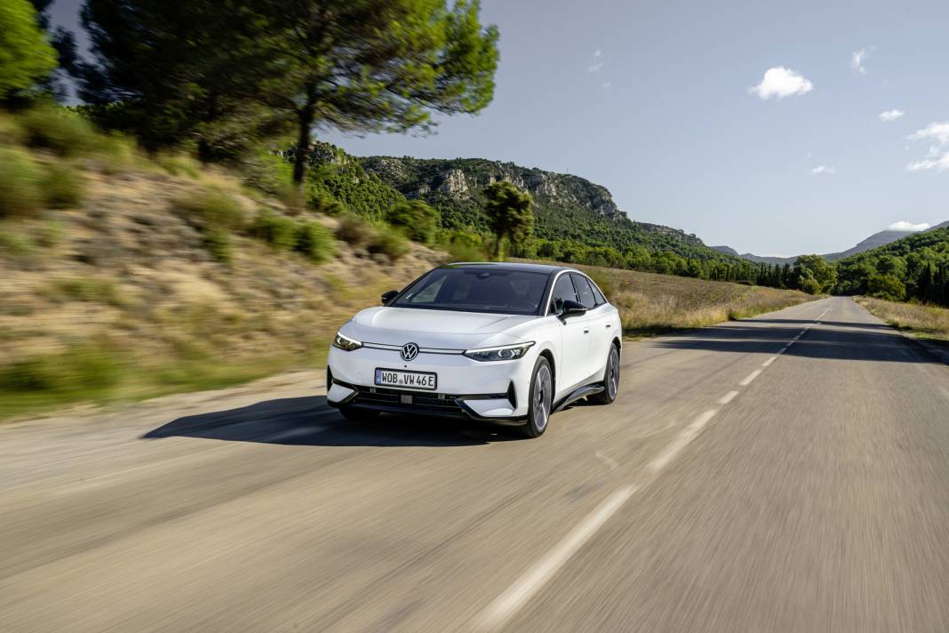 Passat Sedan'a rakip otomobil modeli Türkiye'ye geldi. 2 milyon 796 bin liraya satılıyor 1