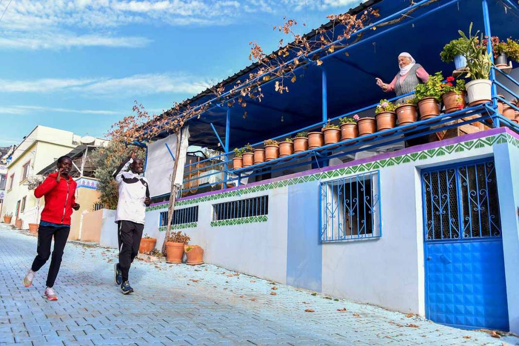 Kenyalı atletler Mersin'in köyünde kamp yapıyor - Fotoğraf: 10