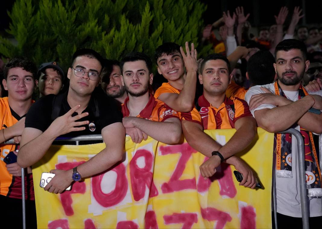 Victor Osimhen 27 oldu 7