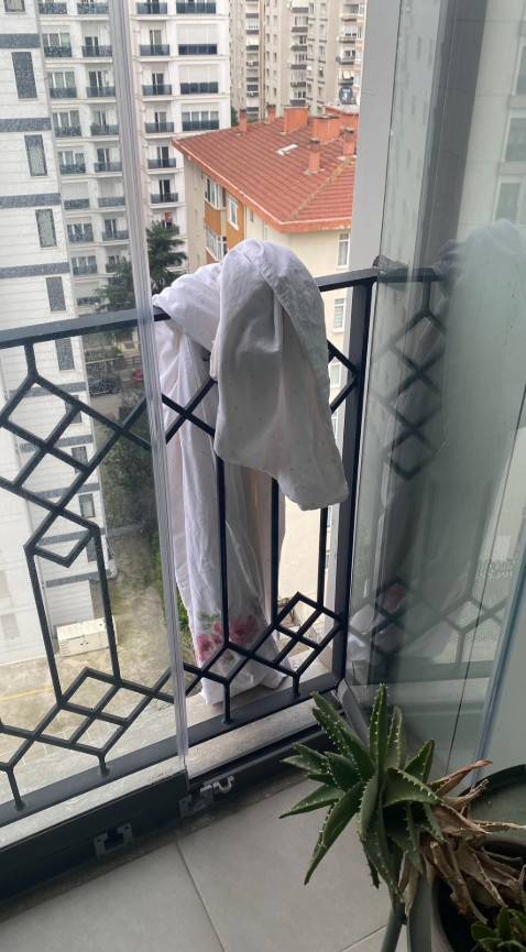 Kartalkaya faciasına sessiz protesto: İsyanlarını beyaz çarşaf asarak dillendirdiler 8